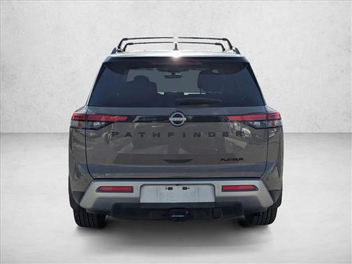 2025 Nissan Pathfinder Platinum FWD