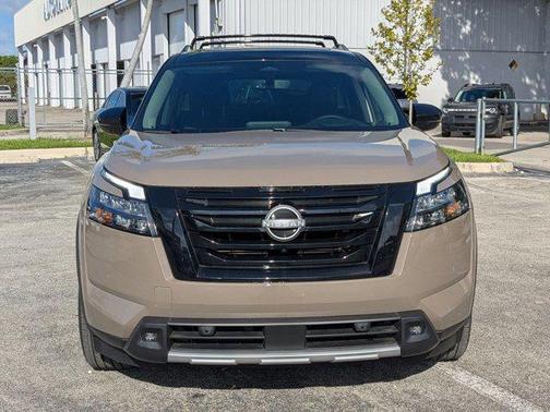2025 Nissan Pathfinder Platinum FWD