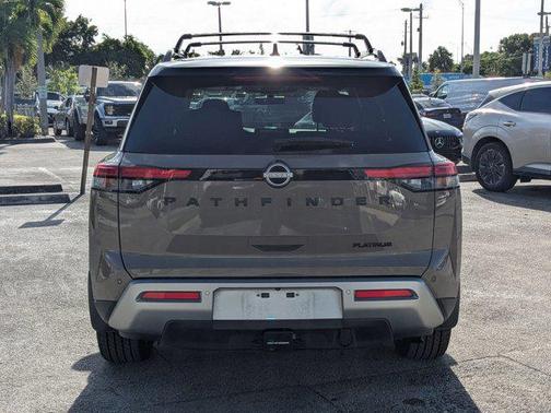 2025 Nissan Pathfinder Platinum FWD