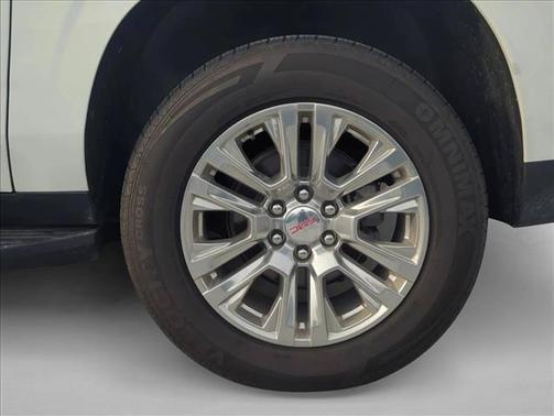 Summit White 2023 GMC Yukon XL Denali