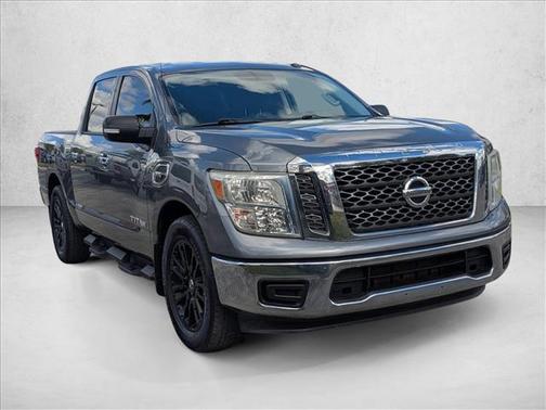 2017 Nissan Titan SV