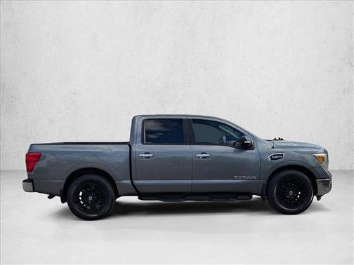 2017 Nissan Titan SV