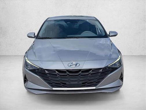 Shimmering Silver Pearl 2022 Hyundai ELANTRA SEL