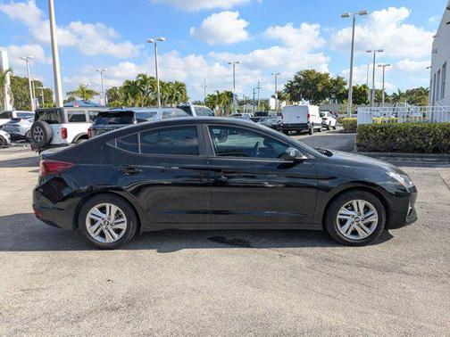 2019 Hyundai ELANTRA SEL