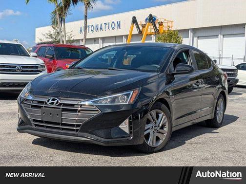 2019 Hyundai ELANTRA SEL