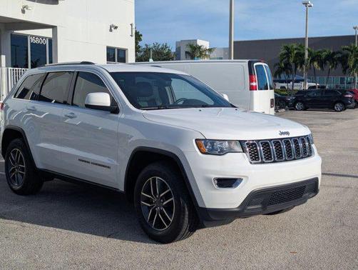 2019 Jeep Grand Cherokee Laredo