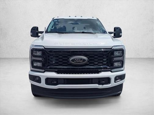Oxford White 2026 Ford F-250 Lariat