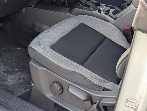 Avalanche Gray 2026 Ford Bronco Base