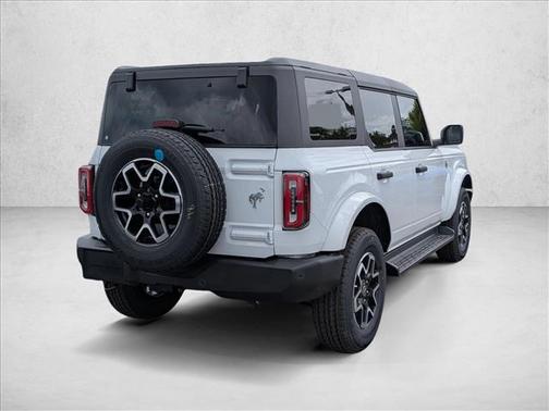 Oxford White 2026 Ford Bronco Outer Banks