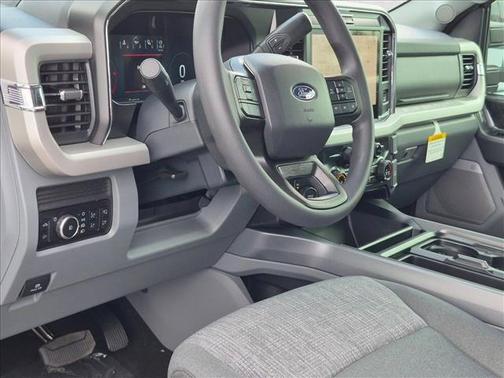 Oxford White 2027 Ford F-350 XLT