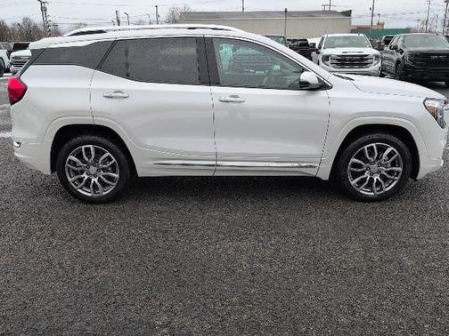 2023 GMC Terrain Denali