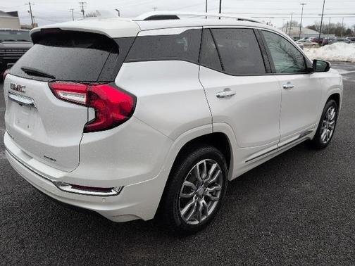 2023 GMC Terrain Denali