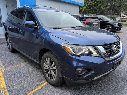 2018 Nissan Pathfinder SV