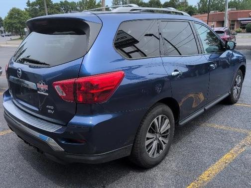 2018 Nissan Pathfinder SV