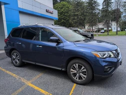 2018 Nissan Pathfinder SV