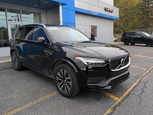 2022 Volvo XC90 T6 Momentum 7 Passenger