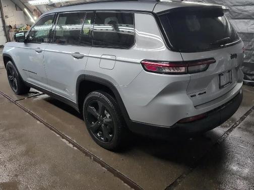 2021 Jeep Grand Cherokee L Laredo