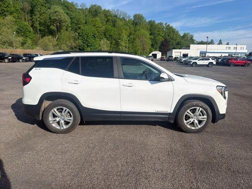 Summit White 2022 GMC Terrain SLE