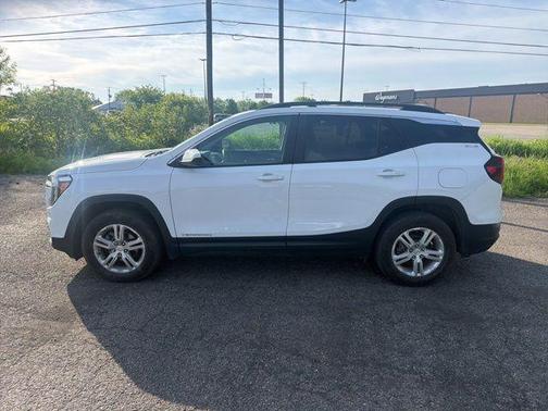 Summit White 2022 GMC Terrain SLE