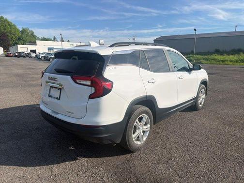 Summit White 2022 GMC Terrain SLE