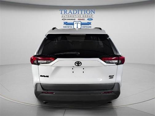 2020 Toyota RAV4 XLE