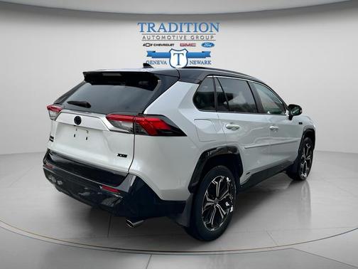 Ice 2023 Toyota RAV4 Prime XSE