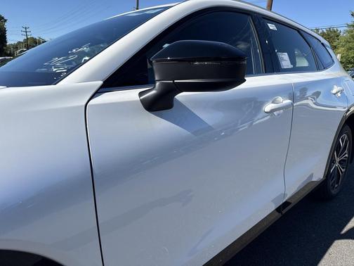 2025 Toyota Crown Signia XLE