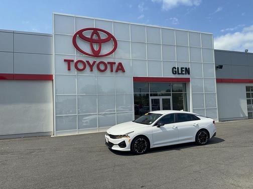Glacial White Pearl 2024 Kia K5 GT-Line