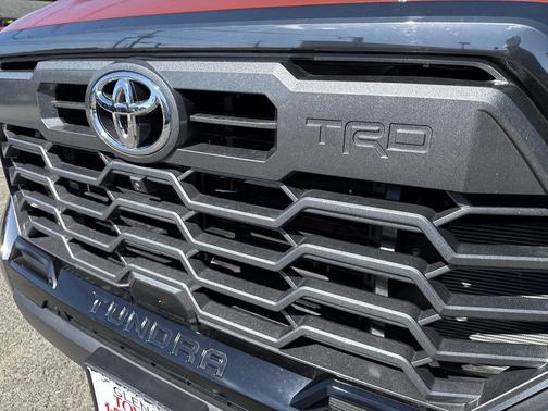 2025 Toyota Tundra Hybrid Platinum