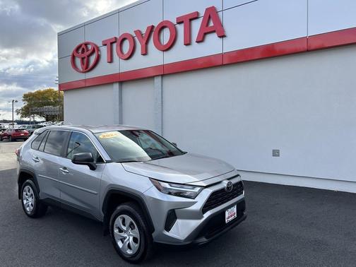 2024 Toyota RAV4 LE