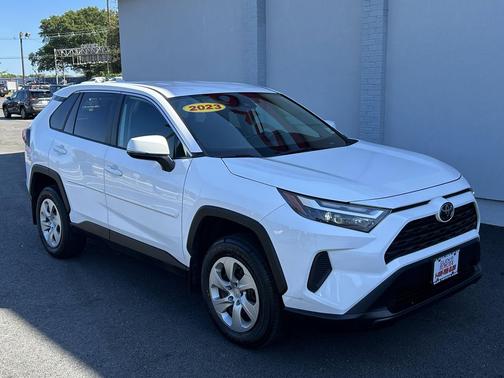 2023 Toyota RAV4 LE