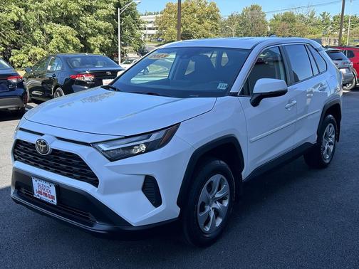 2023 Toyota RAV4 LE