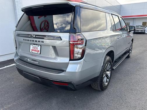 2023 Chevrolet Suburban 4WD Z71