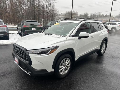 2023 Toyota Corolla Cross LE