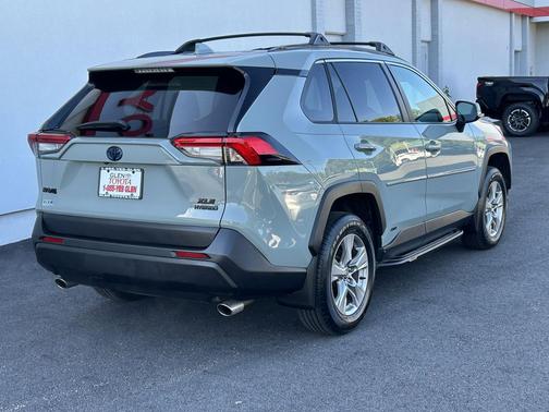 2023 Toyota RAV4 Hybrid XLE