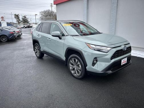 2022 Toyota RAV4 Hybrid XLE Premium