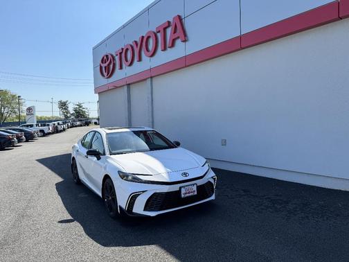 Ice Cap 2026 Toyota Camry Nightshade