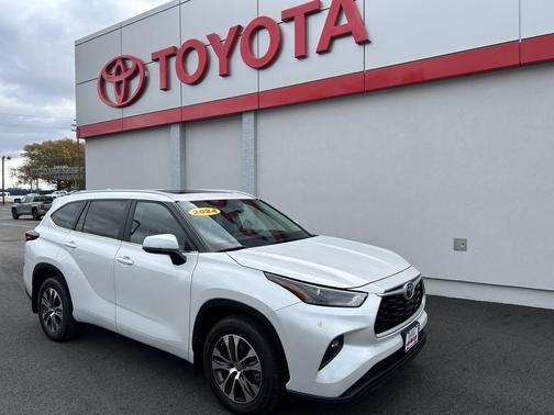 2024 Toyota Highlander XLE