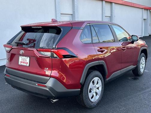 2025 Toyota RAV4 LE