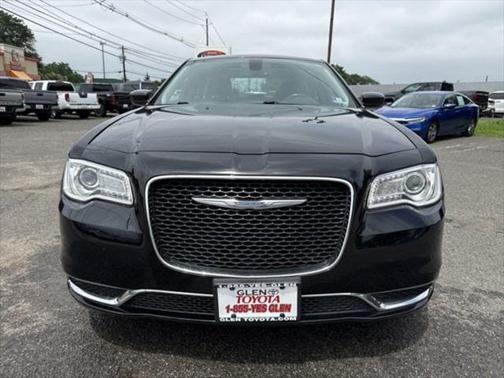 2017 Chrysler 300 Limited