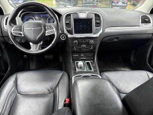 2017 Chrysler 300 Limited