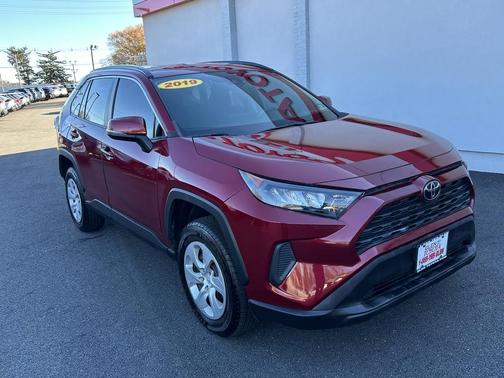2019 Toyota RAV4 LE