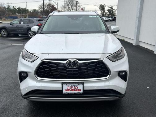 2026 Toyota Highlander Hybrid Platinum