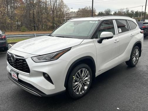 2026 Toyota Highlander Hybrid Platinum