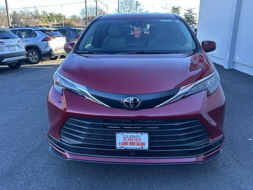 2026 Toyota Sienna LE