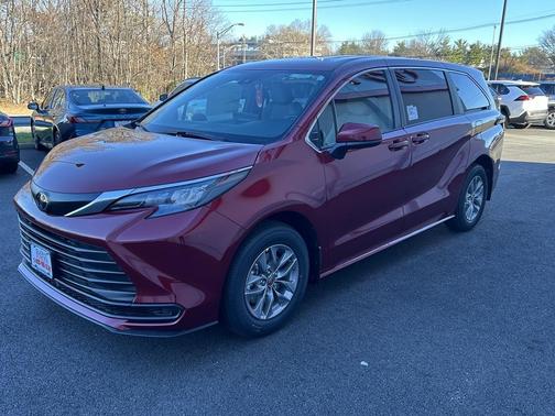 2026 Toyota Sienna LE