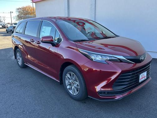 2026 Toyota Sienna LE