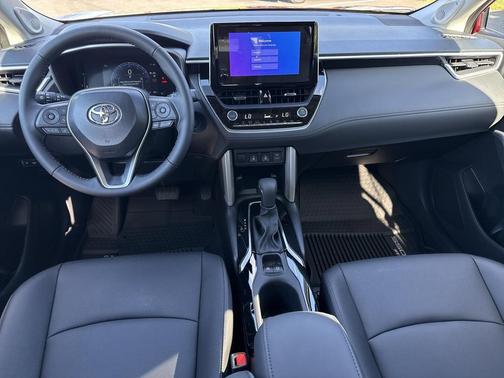 2025 Toyota Corolla Cross XLE