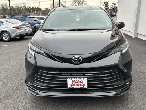 2026 Toyota Sienna Woodland Edition