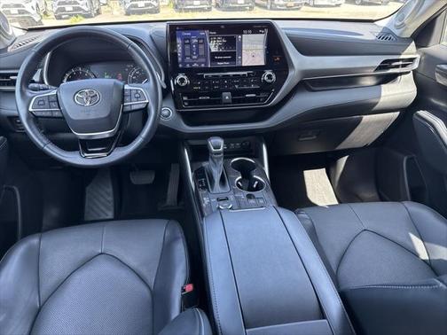 2022 Toyota Highlander Limited